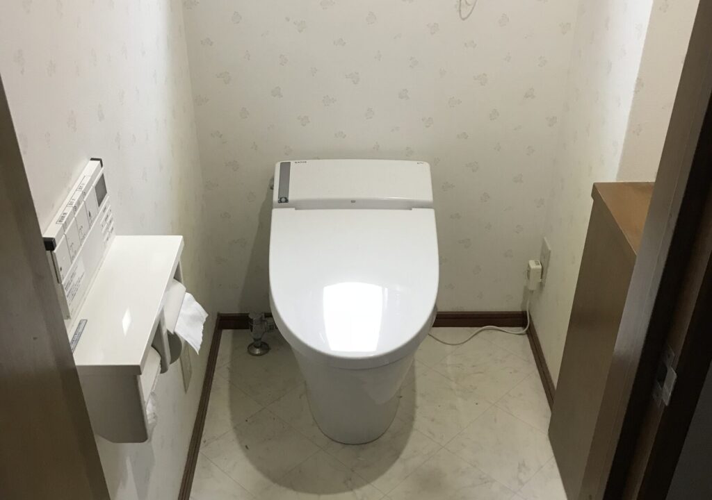 トイレリフォーム施工前写真①