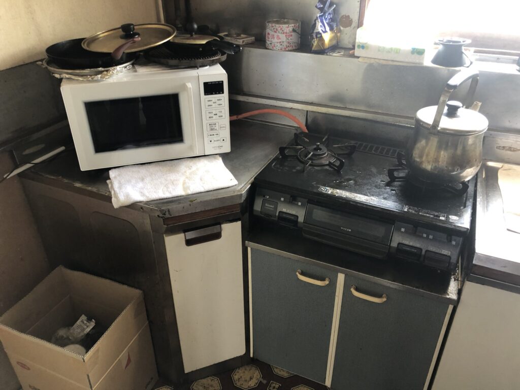 システムキッチンリフォーム施工前写真①