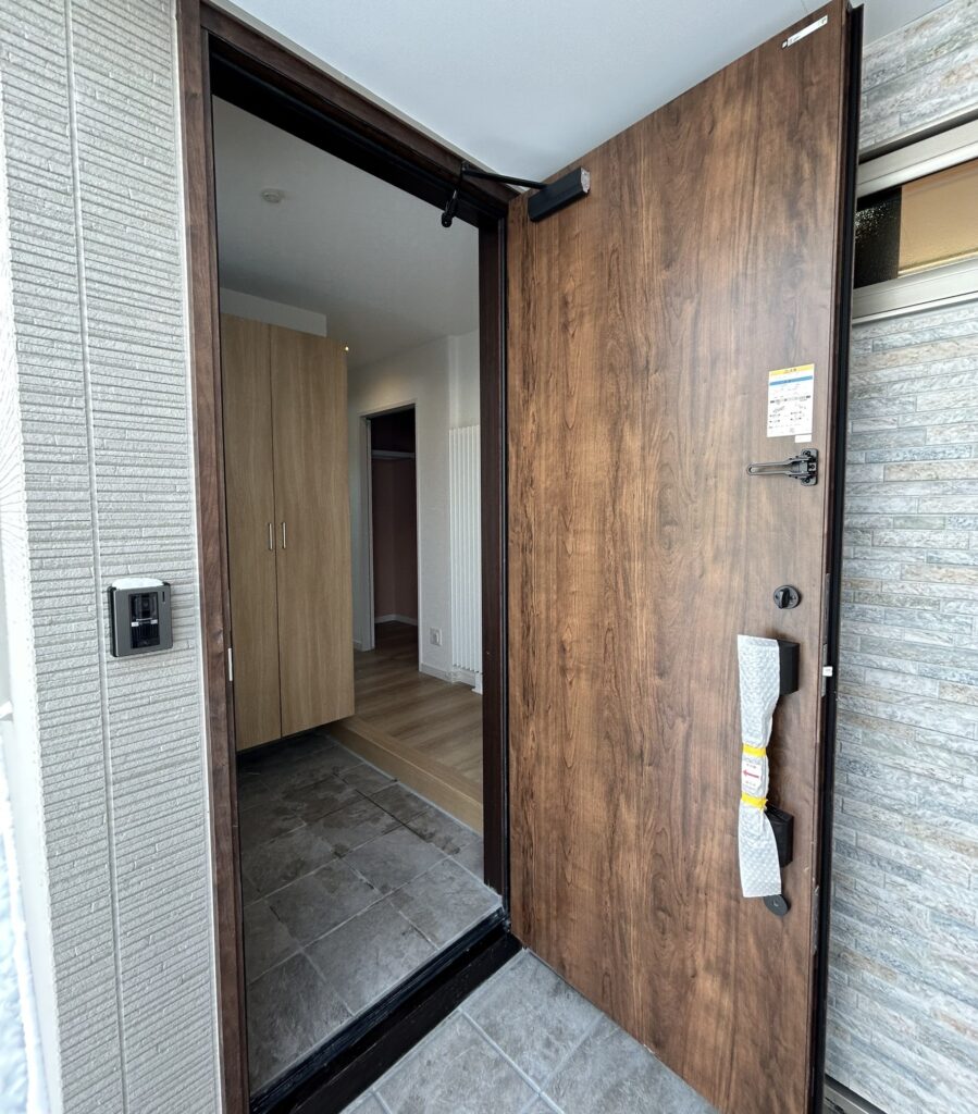 玄関ドアリフォーム